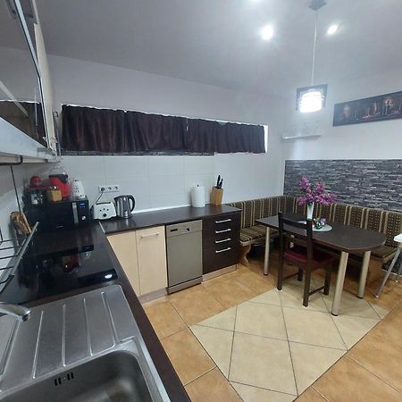 מיירקורה-צ'וק Morrison Apartments מראה חיצוני תמונה
